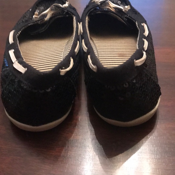 GREAT UC ARIZONA Women’s black and white slip on - Picture 2 of 7